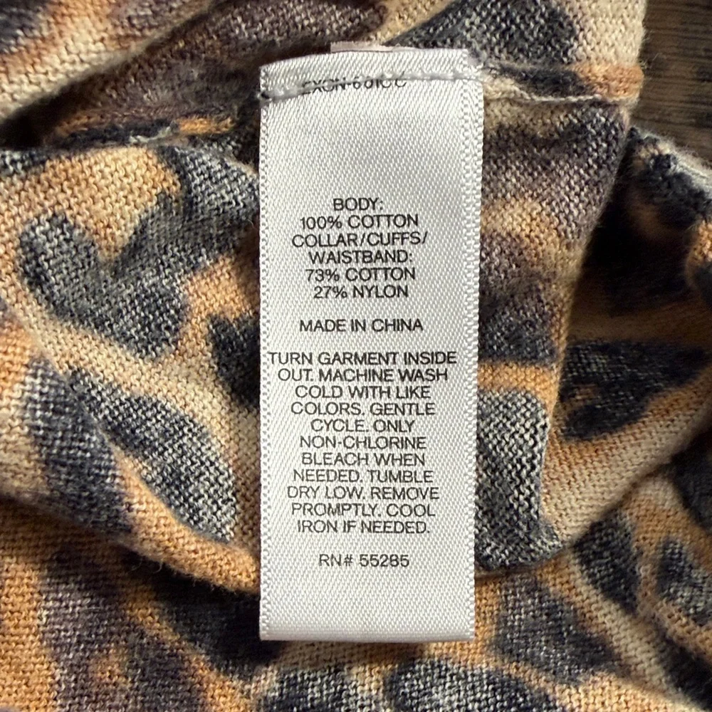 Express 100% Cotton Leopard Print V-Neck Sweater Cheetah Knit Long-Sleeve M EUC